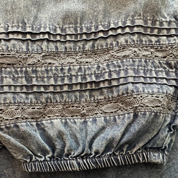 Lauren Conrad Blue Chambray Acid Wash Long Sleeve Ruffle Pullover Size Large - Picture 10 of 10